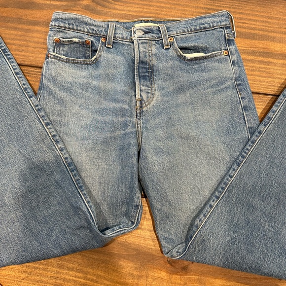 Levi Wedgie Jeans - Picture 3 of 5